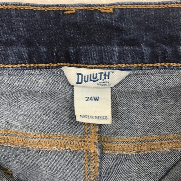 Duluth Plus Size Knee Length Jean Bermuda Shorts Size 24 - Picture 3 of 6